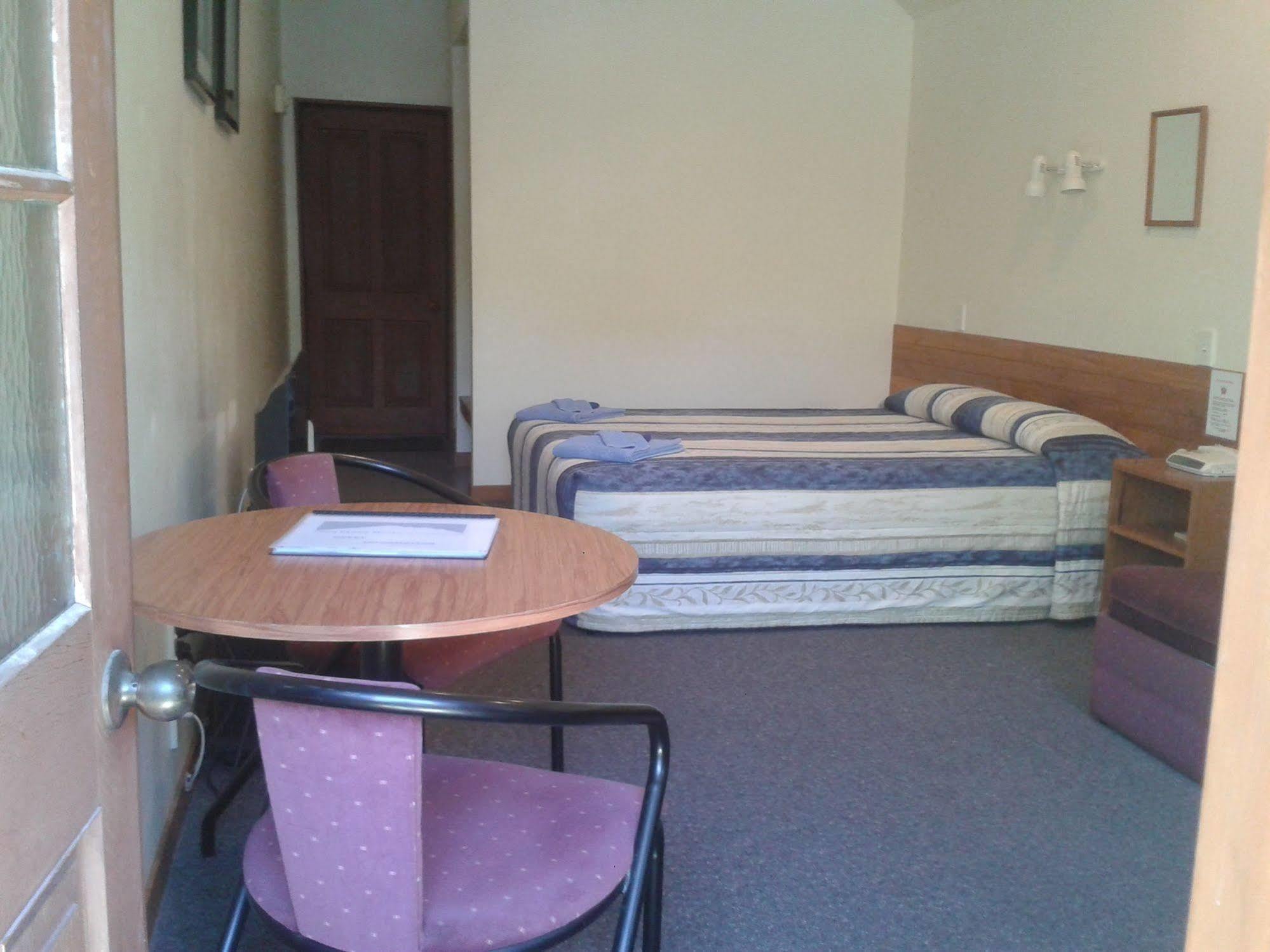 Four Peaks Motel Geraldine Extérieur photo